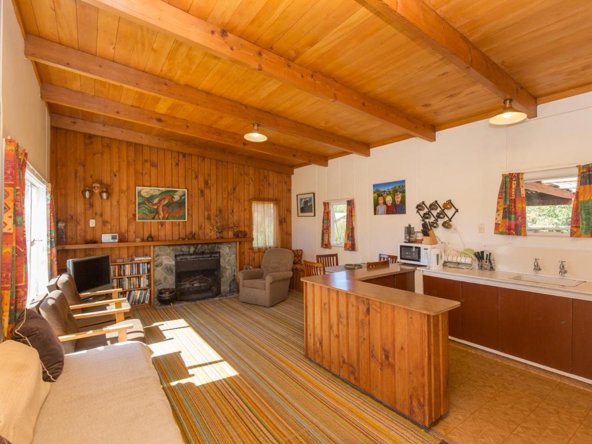 Southern Lakes Sweetie - Albert Town Bach Wanaka Eksteriør billede